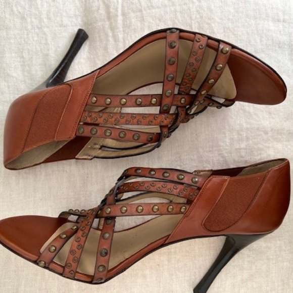Stunning Stuart Weitzman Cognac Leather Heels - Picture 3 of 6